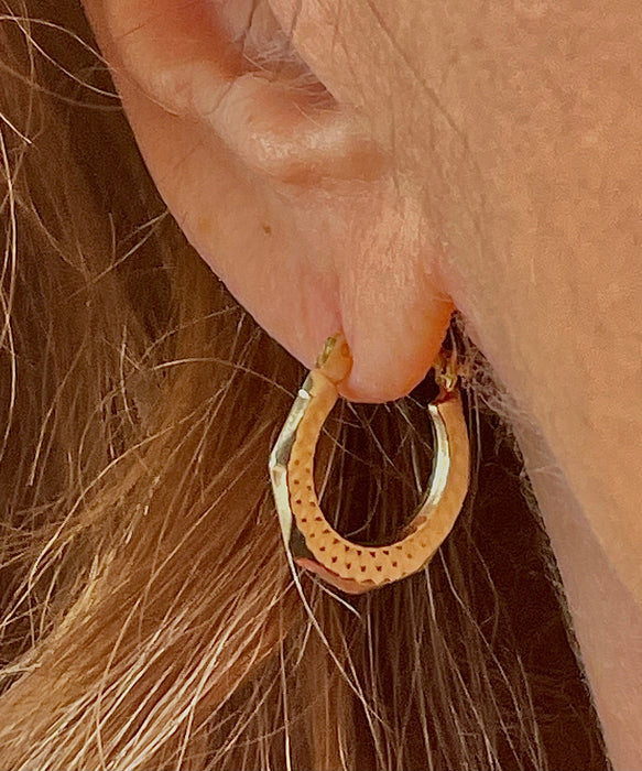 14k Yellow Gold Diamond Cut Click-down Hoop Earrings (2mm), All Sizes - LooptyHoops