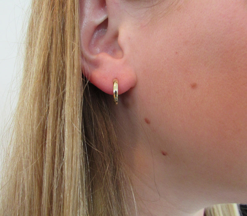 Small 14K Yellow Gold Hinged Huggie Hoop Earrings, .40 In (10mm) (2.5mm Wide) - LooptyHoops