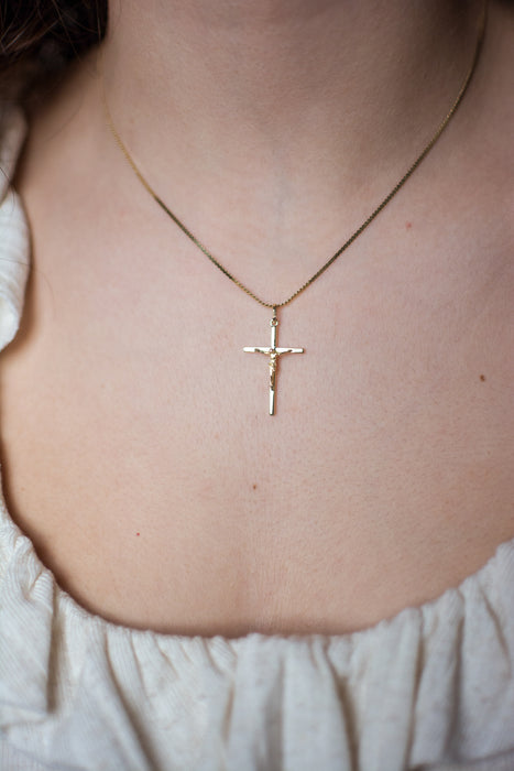 14K Yellow Gold Classic Crucifix Cross Pendant, 25mm x 15mm - LooptyHoops