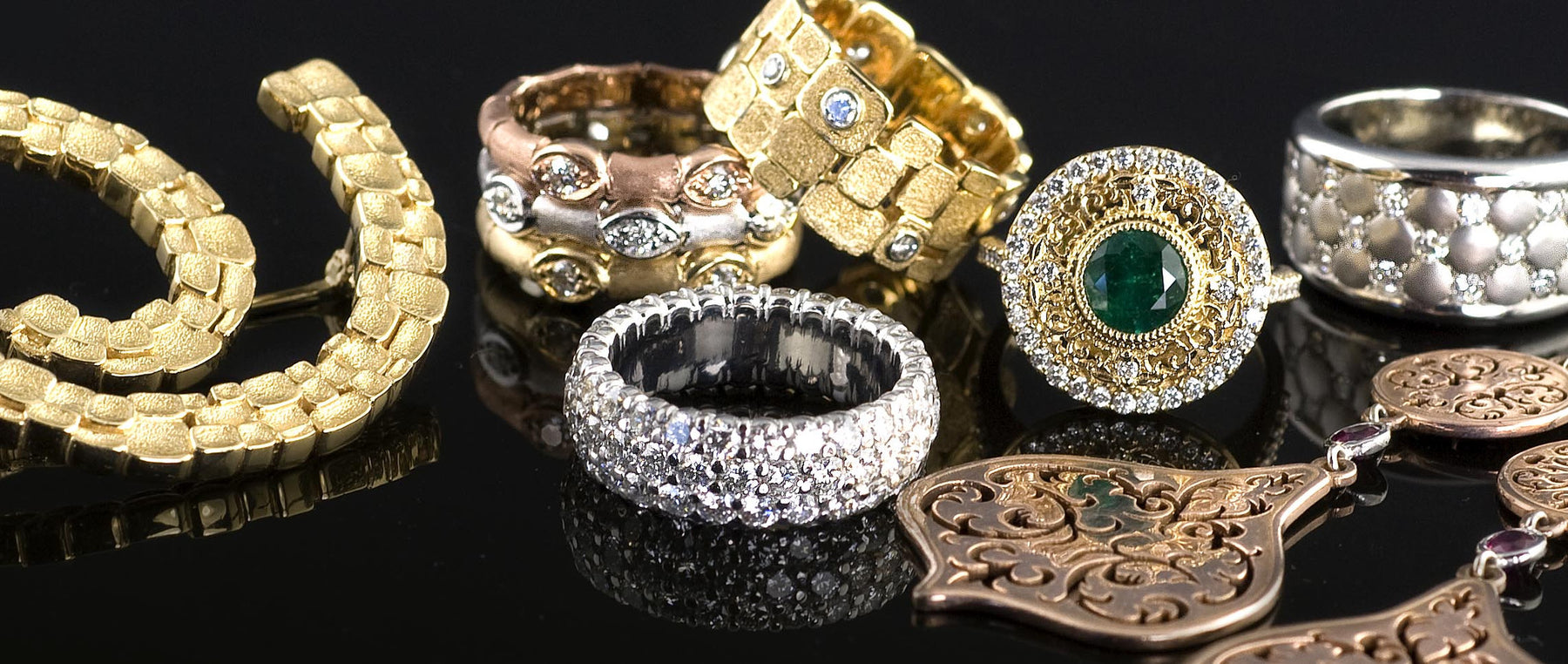 How to Buy Jewelry When You Have a Metal Allergy