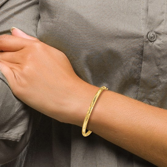 14K Gold Florentine Engraved Hinged Round Bangle Bracelet, 5mm Wide, 8 Inch Classic Textured Gold Bangle