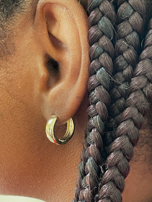 14k Yellow Gold Hinged Huggie Hoop Earrings (5mm), 2/3 inch (17mm) - LooptyHoops