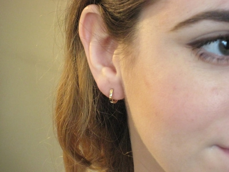 14k Yellow Gold Hinged Huggie Hoop Earrings (1.5mm) 0.4 inch (11mm) - LooptyHoops