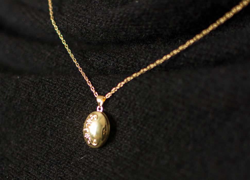 14K Yellow Gold Floral Oval Locket Pendant, 19mm x 17mm - LooptyHoops