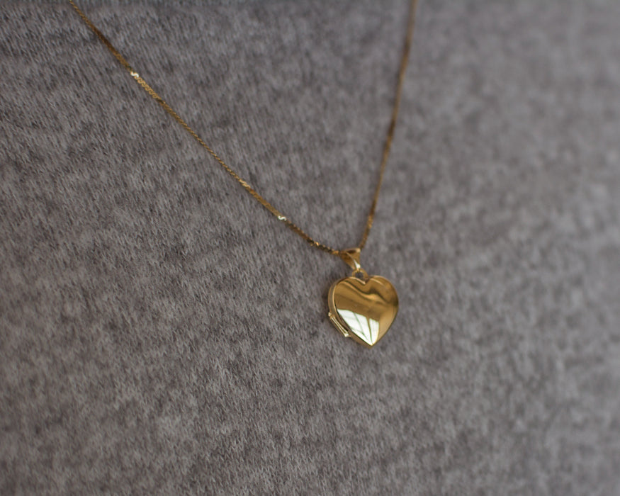 14K Yellow Gold Classic Heart Locket Pendant, 16mm x 15mm - LooptyHoops